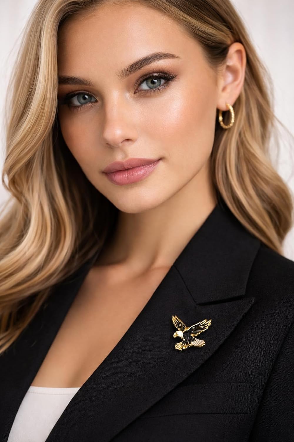 Eagle Soft Enamel Lapel Pin – Majestic Bird Wildlife Brooch Accessory for Jackets, Bags, Hats and Crafts